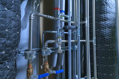 Instalacje wodno-kanalizacyjne – jak je prawidłowo zainstalować?