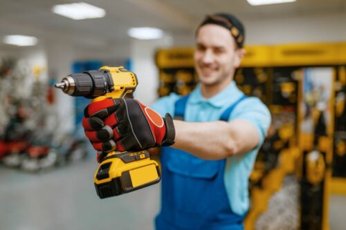 Wiertarko-wkrętarka – najbardziej uniwersalne elektronarzędzie